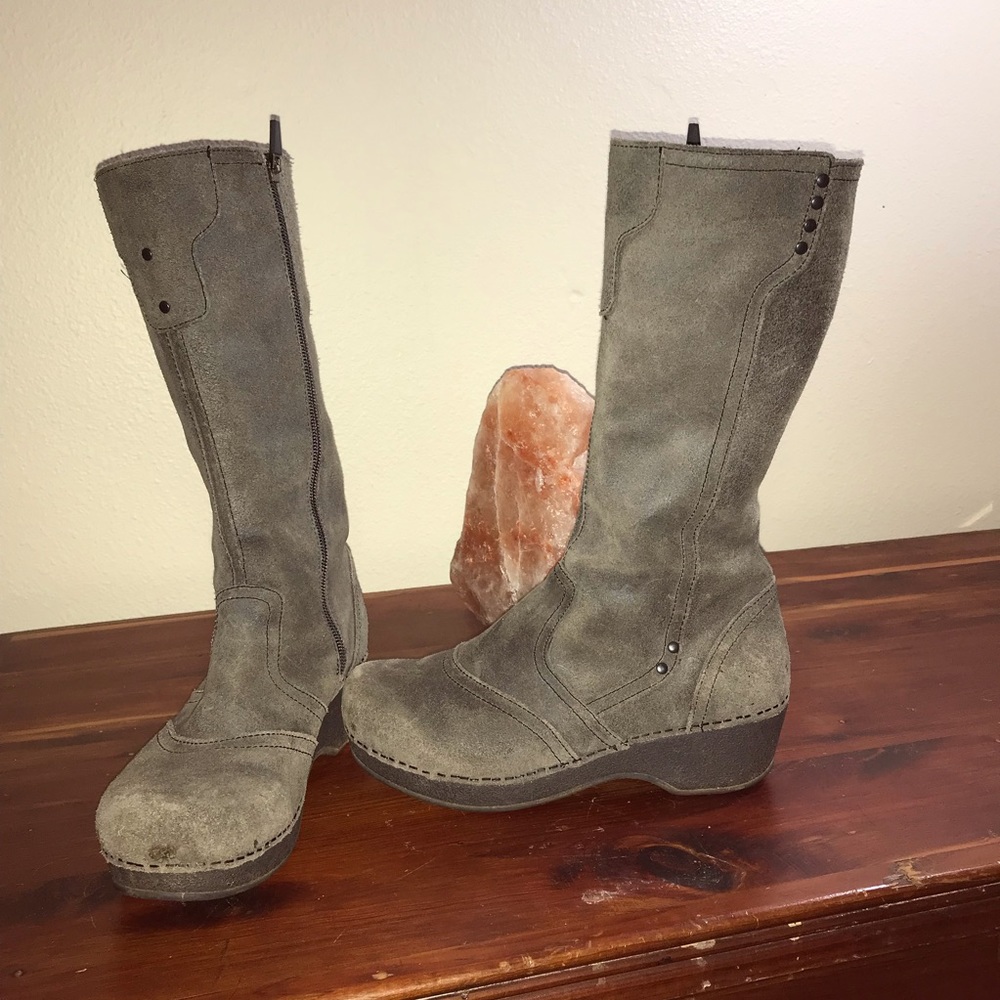 Dansko 37 Gray Leather Boots